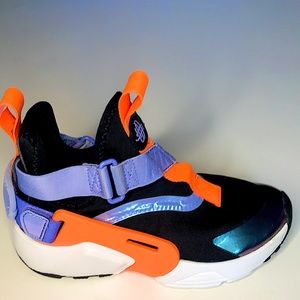 Boys/kids Nike Huarache size11